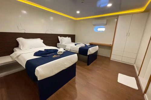 Black Manta Lower Deck Cabin with two twin beds