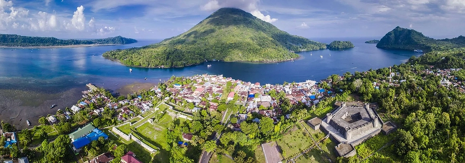 Aerial view of Banda Naira and surrounding islands