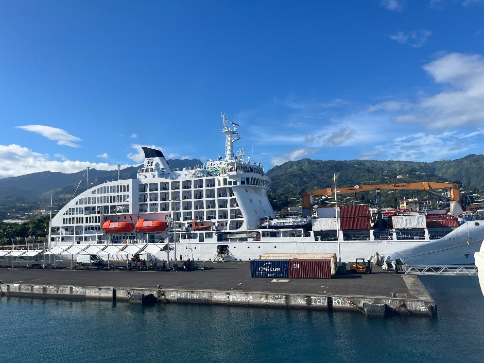 Aranui 5 Passenger and Cargo Cruise Ship
